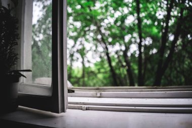 nostaljik kavram, açık yağmurlar ise rahat walm evde pencere açıldı