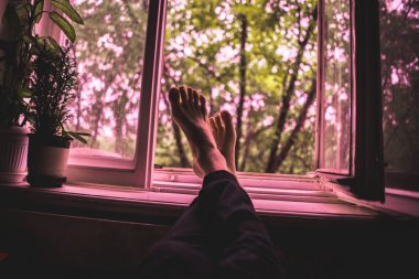 nostaljik kavram, açık yağmurlar ise rahat walm evde pencere açıldı