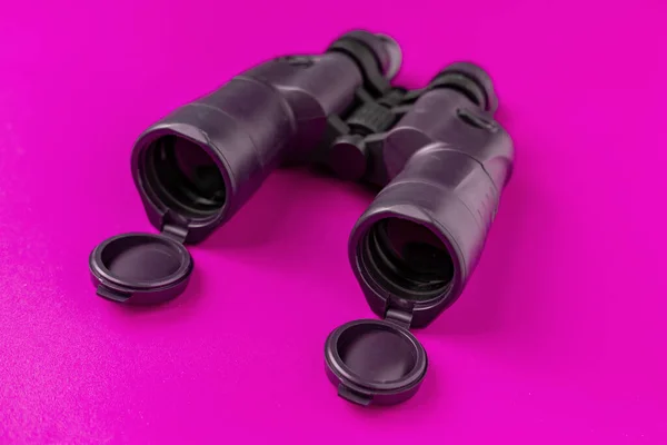 A simple abstract binocular on the color background on color backgrounds — Stock Photo, Image
