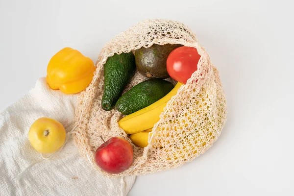 천연물 로사 용할 수있는 재사용 할 수있는 과일이 들어 있는 얇은 직물 봉지 — 스톡 사진