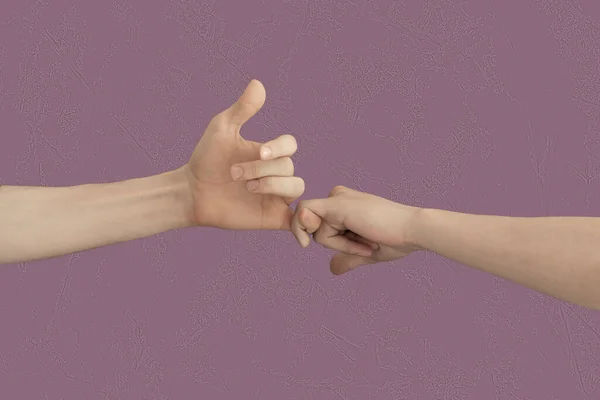 Închideți Doi Oameni Cârlig Degetele Mici Unul Celălalt Izolat Concept — Fotografie, imagine de stoc