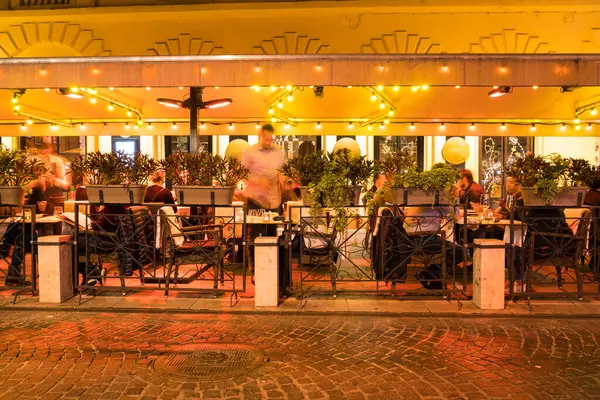 Beleuchtetes Gemütliches Restaurant Der Nacht Schädling — Stockfoto