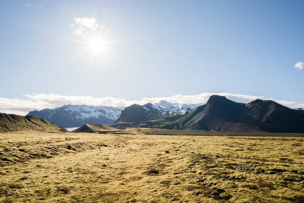 Vallée Avec Montagnes Derrière Islande — Photo