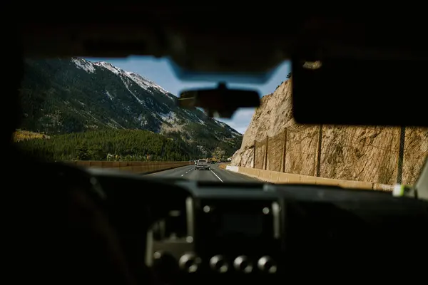 Roadtripping Kolorado Sceny Samochodu — Zdjęcie stockowe
