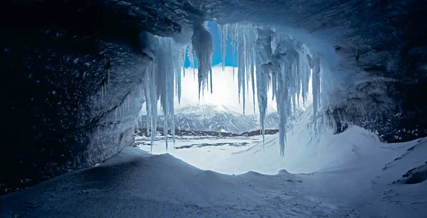 Eishöhle Auf Langjokull Gletscher Island Vor Naturkulisse — Stockfoto