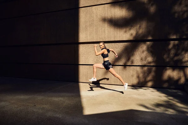 Portrait Beautiful Young Woman Stylish Modern Sportswear Running City Street — Stock Photo, Image