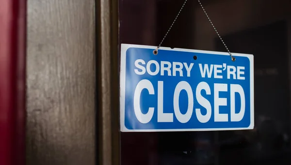 Close Closed Sign Hanging Window Store — Stock Photo, Image