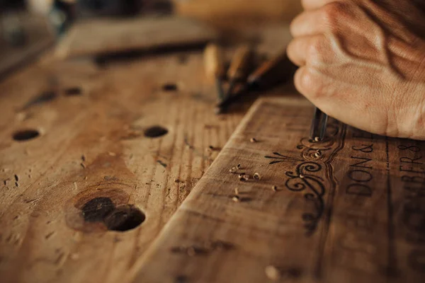 Close Process Engraving Decorating Wooden Panels — Stock Photo, Image