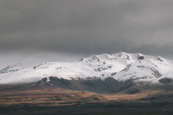 Karla Kaplı Tepeleri Olan Engebeli Dağların Yeni Zelanda Nın Güney — Stok fotoğraf
