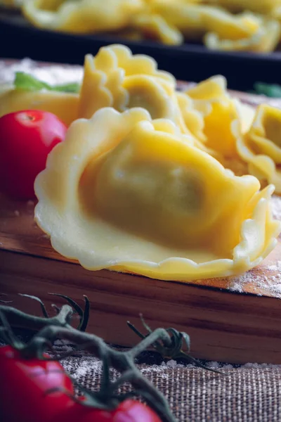 Primo Piano Della Pasta Italiana Con Ingredienti Concetto Gastronomico — Foto Stock