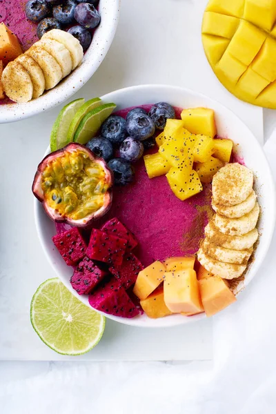 Top View Fruit Bowls Healthy Breakfast Pitaya Smoothie Bowls Mango — Stock Photo, Image