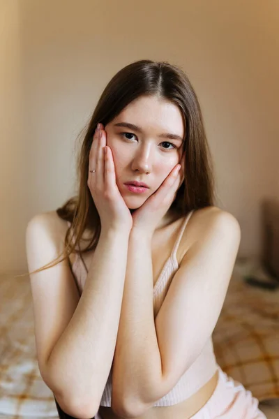 Portrait Cute Young Woman Posing — Stock Photo, Image