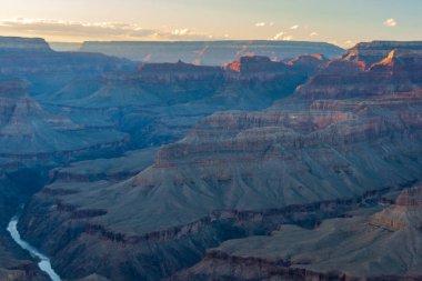 Grand Canyon Mohave noktada günbatımı güneşli bir akşam Güz