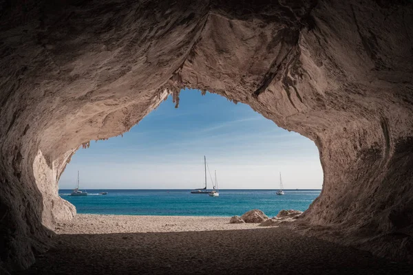 Dentro Una Cueva Playa Cala Luna Isla Italiana Cerdeña —  Fotos de Stock