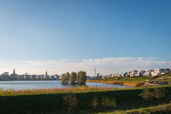 Panorama Phoenixsee Německém Městě Dortmund Slunného Odpoledne Podzim — Stock fotografie