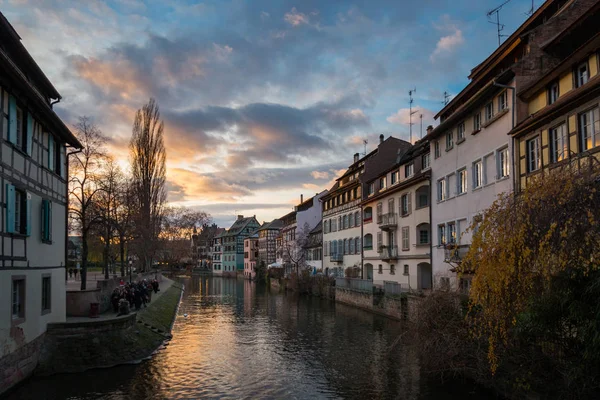 Житлові Будинки Будинки Району Маленька Франція Страсбург Франція Каналом Річки — стокове фото