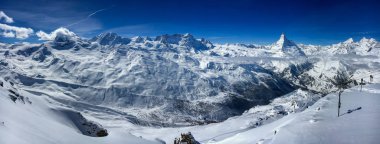 İsviçre Alpleri Monte Rosa, Breithorn ve görkemli Matterhorn Rothorn, Zermatt, İsviçre tepesinden gördüm güzel panoramik manzaralı