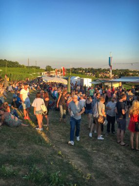 Weinfest im Kirchenst��ck ��� a fair about wine in Mainz Hechtsh