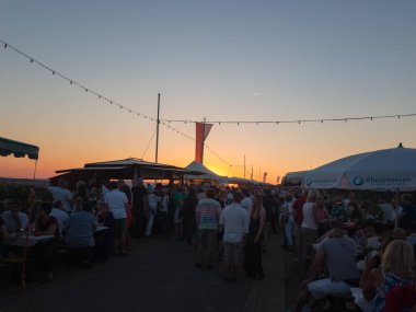 Weinfest im Kirchenst��ck ��� a fair about wine in Mainz Hechtsh