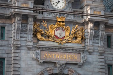 Saat ve Antwerpen Merkez Tren İstasyonu Antwerp