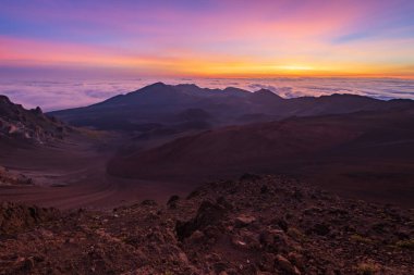 Haleakala Krateri'nde gün doğumu, Maui, Hawaii, Amerika Birleşik Devletleri