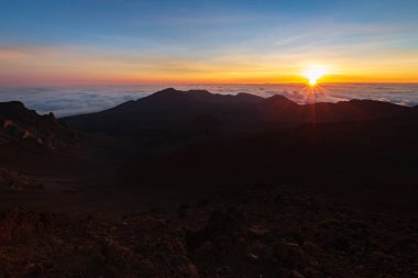 Haleakala Krateri'nde gün doğumu, Maui, Hawaii, Amerika Birleşik Devletleri