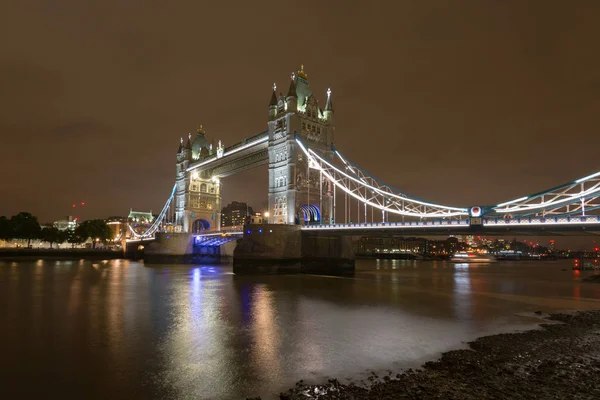 London Tower Bridge bei Nacht — Stockfoto