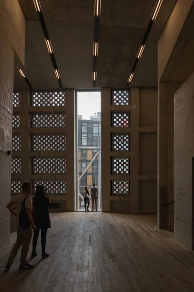 Interior del Edificio Blavatnik, nivel 4, Tate Modern, Londres, Un —  Fotos de Stock