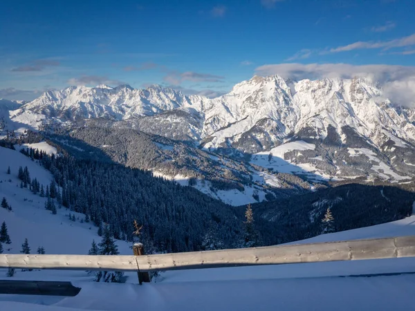 Szenischer Blick Auf Die Schneebedeckten Leoganger Berge Rechts Und Lofer — Stockfoto