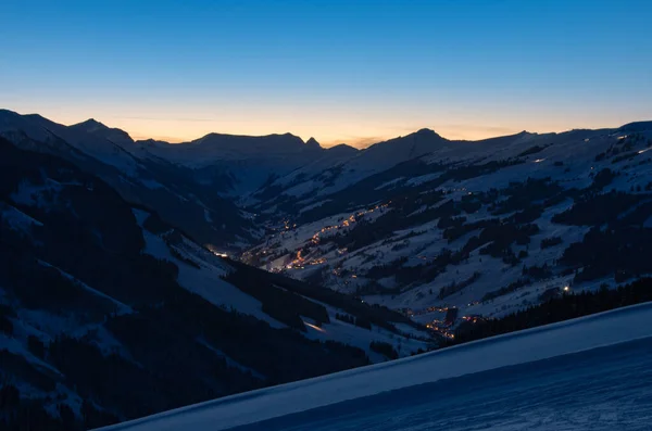 Живописный Вид Заснеженные Горы Горнолыжном Регионе Заальбах Австрийских Альпах Ночью — стоковое фото
