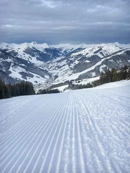 Piste Ski Bien Préparée Vue Panoramique Sur Région Saalbach Hinterglemm — Photo
