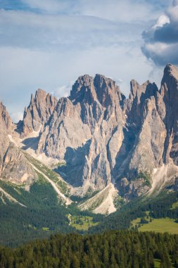 Sassolungo Langkofelkar Sirki Alpe di Siusi - Seiser Alm, Dolomitler, Trentino Alto Adige, Güney Tyrol, İtalya.