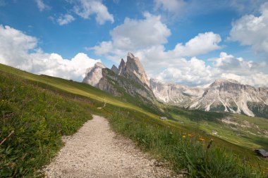 Yaz mevsiminde Seceda Dağı 'ndan Odles grubuna, Dolomitler, Trentino Alto Adige, Güney Tyrol, İtalya