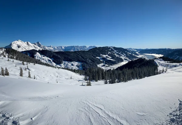 Панорамный Вид Заснеженные Горы Лыжном Регионе Заальбах Хинтерглемм Австрийских Альпах — стоковое фото