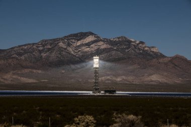 Mojave Çölünde İvanpah Güneş Gücü