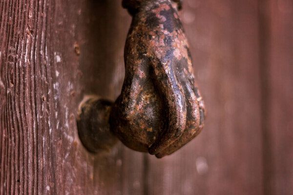 Подробная информация о двери в Covarrubias (Burgos, Spain)