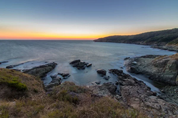 Cores Agradáveis Pacíficas Nascer Sol Junto Mar — Fotografia de Stock