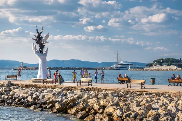 stock image Kusadasi, Turkey  07.18.2019.  Hand of Peace sculpture on the Kusadasi promenade in Turkey