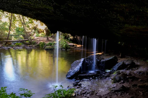Vista Cascada Desde Interior Cueva Medio Del Bosque Ruta Las — Foto de Stock