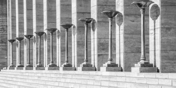 Perspectiva Estrutura Simétrica Das Colunas Monumento Bandeira Nacional — Fotografia de Stock