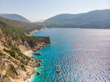 İyon Denizi 'ndeki Agiofili Sahili, Lefkada Adası, Yunanistan.