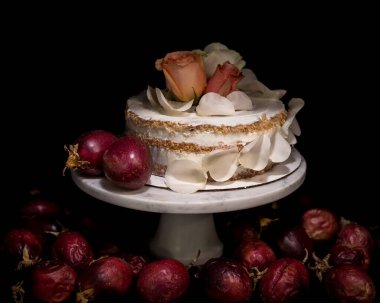 Güllü Tutku Meyveli Kek