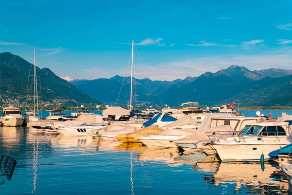 Sailing Boats Locarno Alps Mountains Background — Stock Photo, Image