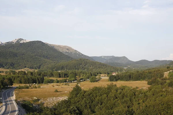 Estrada Aberta Uma Vista Panorâmica Vale Croácia — Fotografia de Stock