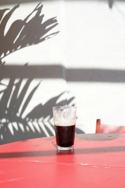 Une Demi Pinte Guinness Dehors Sur Une Table — Photo