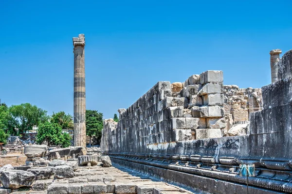 Gebroken Zuilen Tempel Van Apollo Didyma Turkije Een Zonnige Zomerdag — Stockfoto