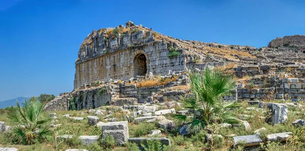 Ruinerna Antik Teater Den Grekiska Staden Miletus Turkiet Solig Sommardag — Stockfoto