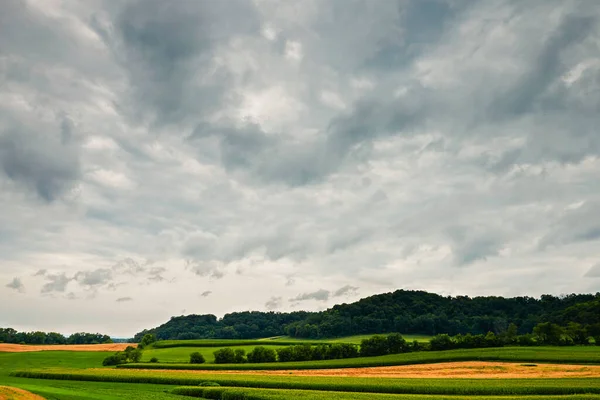 Nuvens Dramáticas Sobre Campos Uma Fazenda Sul Wisconsin — Fotografia de Stock