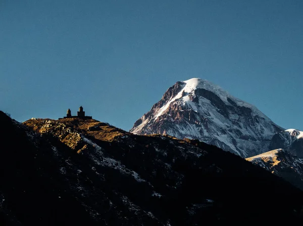 Kazbek Berg Mit Gerget Kirchenlandschaft — Stockfoto