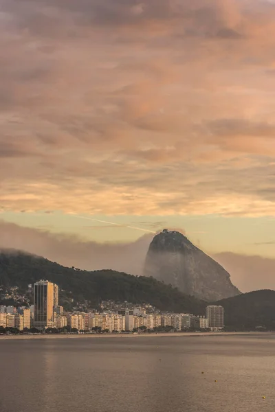 Vacker Utsikt Över Sugar Loaf Mountain Från Copacabana Soluppgång Med — Stockfoto